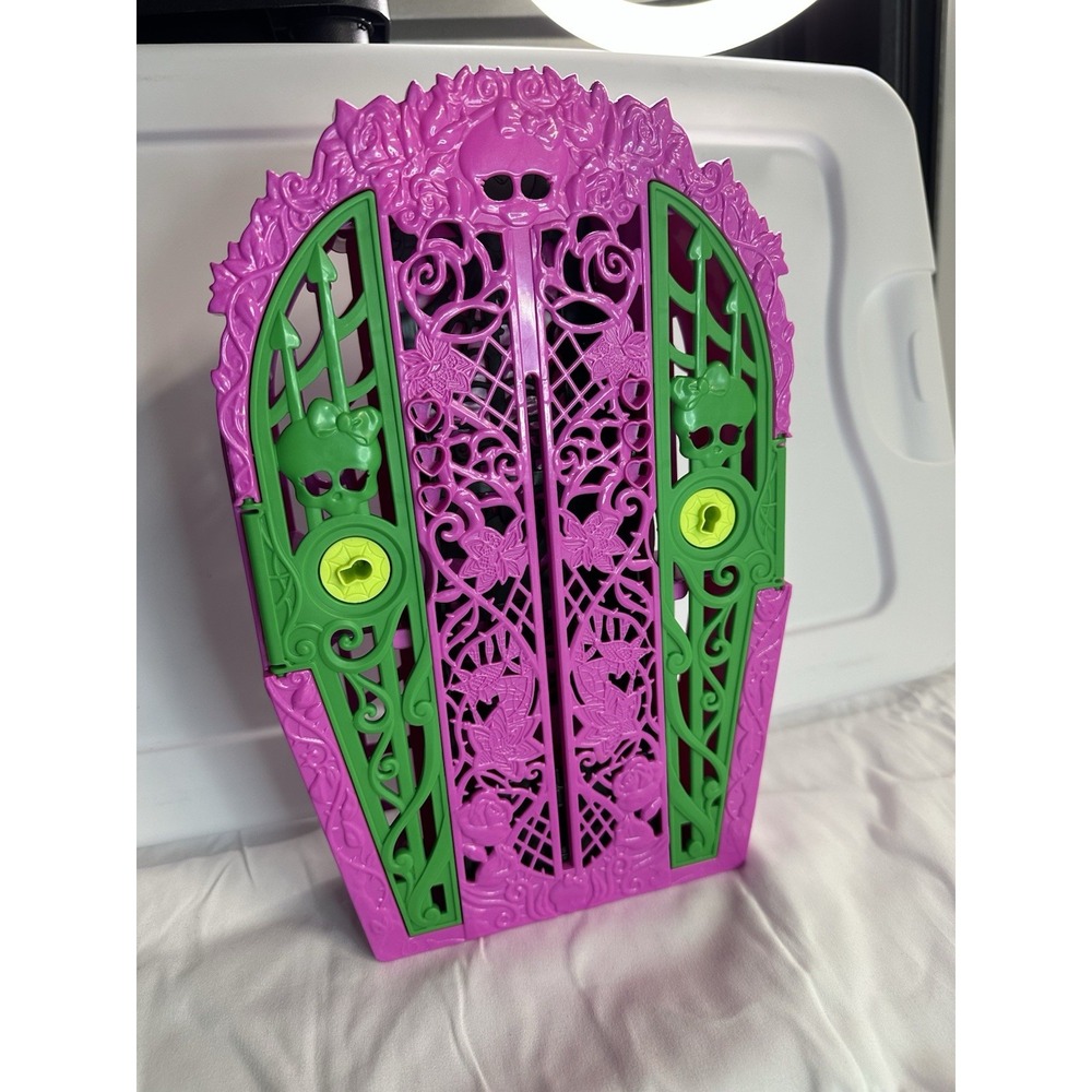 Monster High Replacement Part Gate Door Panel 2023 Mattel Pink Green Skull Lock‎